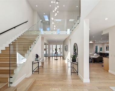 15547 Valley Vista Boulevard - Photo Thumbnail 23