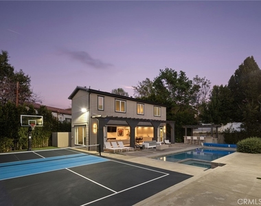 15547 Valley Vista Boulevard - Photo Thumbnail 8