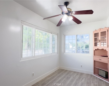 335 W Hillcrest Boulevard - Photo Thumbnail 8