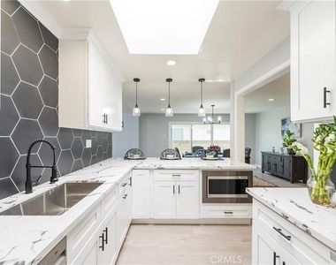 5130 Carmelynn Street - Photo Thumbnail 4