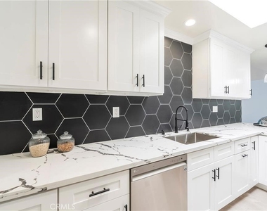 5130 Carmelynn Street - Photo Thumbnail 11