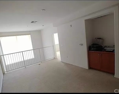 629 Traction Avenue - Photo Thumbnail 15