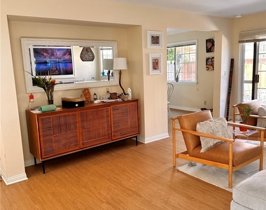 2219 Gates - Photo Thumbnail 9