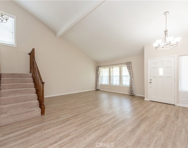 11 Bragg - Photo Thumbnail 3