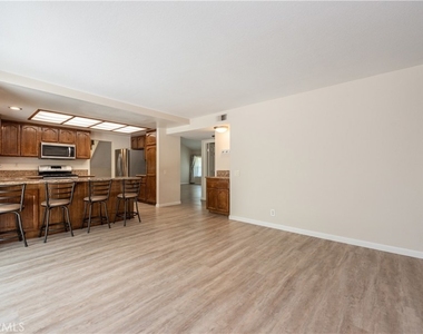 11 Bragg - Photo Thumbnail 13