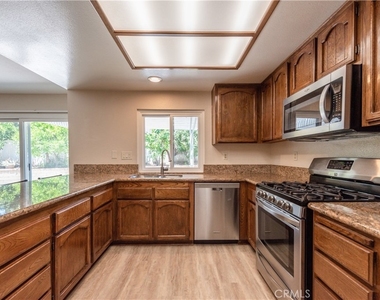 11 Bragg - Photo Thumbnail 16