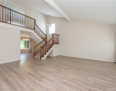 11 Bragg - Photo Thumbnail 4