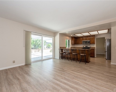 11 Bragg - Photo Thumbnail 12