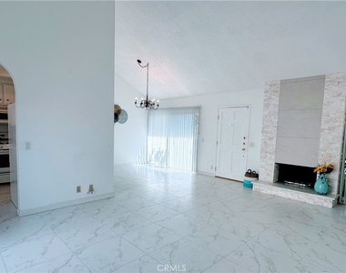 11 Pebblewood - Photo Thumbnail 3