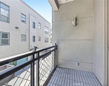 204 E 3rd Street - Photo Thumbnail 13
