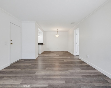 23411 Cambridge - Photo Thumbnail 4