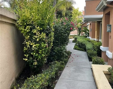402 Marinella Aisle - Photo Thumbnail 15