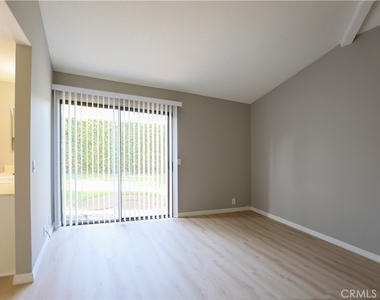 25071 W Sunset Place - Photo Thumbnail 7