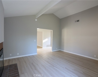 25071 W Sunset Place - Photo Thumbnail 5