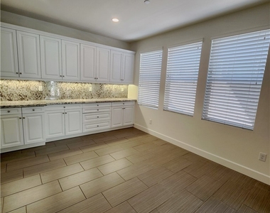 3451 Villa Drive - Photo Thumbnail 9