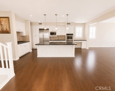 761 Clark Way - Photo Thumbnail 7