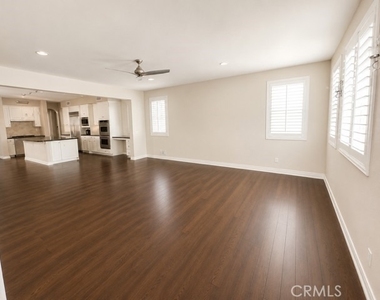 761 Clark Way - Photo Thumbnail 6