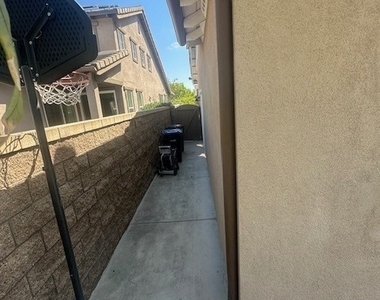 761 Clark Way - Photo Thumbnail 34