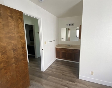 19742 Oak Flat Road - Photo Thumbnail 6