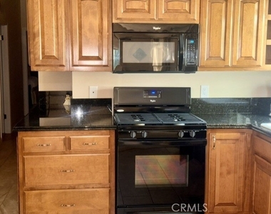 40913 Lincoln Place - Photo Thumbnail 7