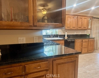 40913 Lincoln Place - Photo Thumbnail 8