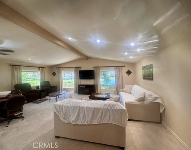 40913 Lincoln Place - Photo Thumbnail 3