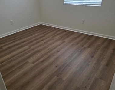16784 Sultana Street - Photo Thumbnail 6