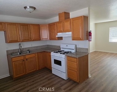 16784 Sultana Street - Photo Thumbnail 4