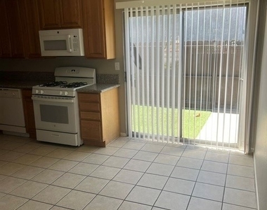 1060 E Foothill Boulevard - Photo Thumbnail 3