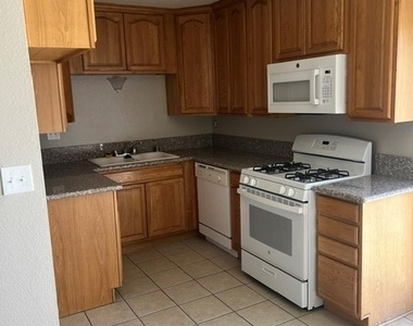 1060 E Foothill Boulevard - Photo Thumbnail 2