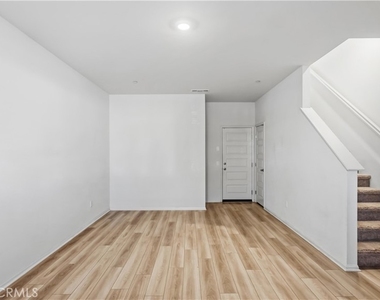 205 N Vincent - Photo Thumbnail 3