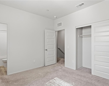 205 N Vincent - Photo Thumbnail 11