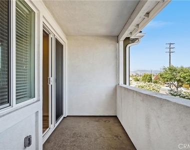 205 N Vincent - Photo Thumbnail 9