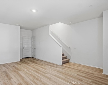 205 N Vincent - Photo Thumbnail 2