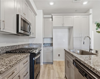 205 N Vincent - Photo Thumbnail 7