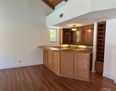 146 Luben - Photo Thumbnail 3