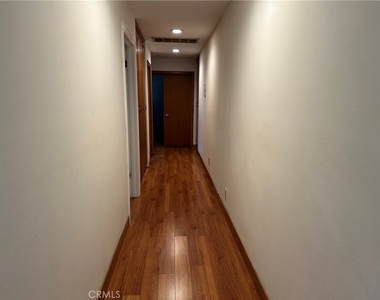 146 Luben - Photo Thumbnail 12