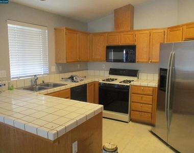 5112 Toyon - Photo Thumbnail 3