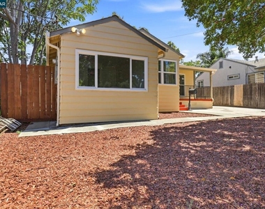 53 Ramona St - Photo Thumbnail 16