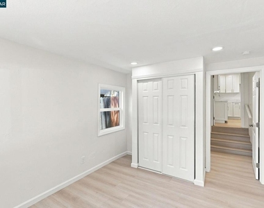 53 Ramona St - Photo Thumbnail 13
