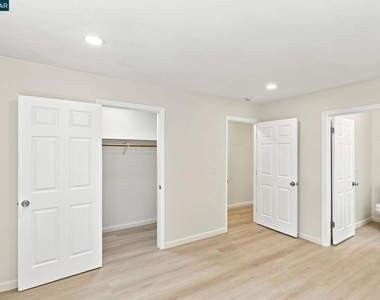 53 Ramona St - Photo Thumbnail 6