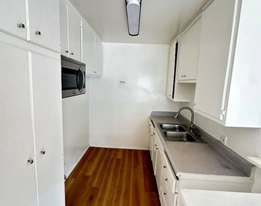932 Wilcox Ave - Photo Thumbnail 1