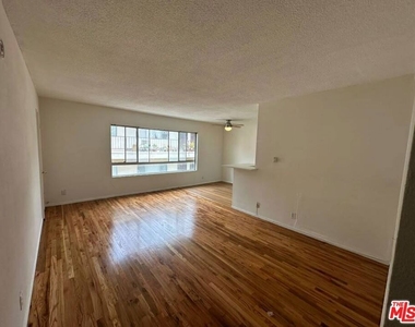 932 Wilcox Ave - Photo Thumbnail 7