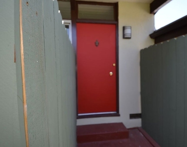 3113 5th Street - Photo Thumbnail 3