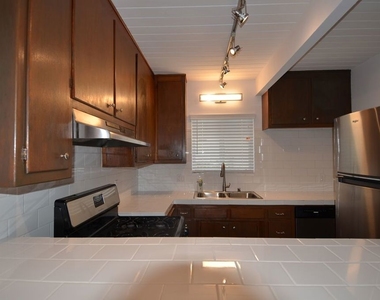 3113 5th Street - Photo Thumbnail 4