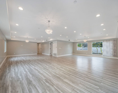 1357 Seward Street - Photo Thumbnail 3