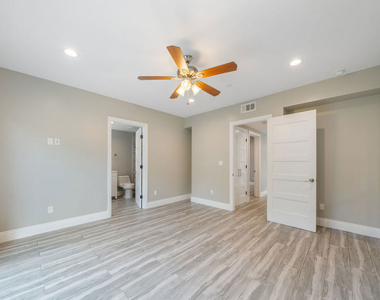 1357 Seward Street - Photo Thumbnail 16