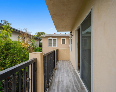 1357 Seward Street - Photo Thumbnail 34