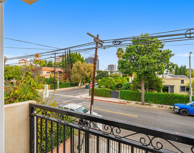 1357 Seward Street - Photo Thumbnail 13