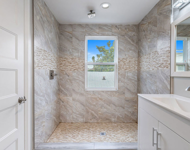 1357 Seward Street - Photo Thumbnail 30